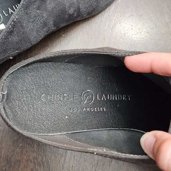 Chinese Laundry Gray Suede Block Heel Booties Womens Size 8.5 Slip-On Casual - Picture 8 of 9